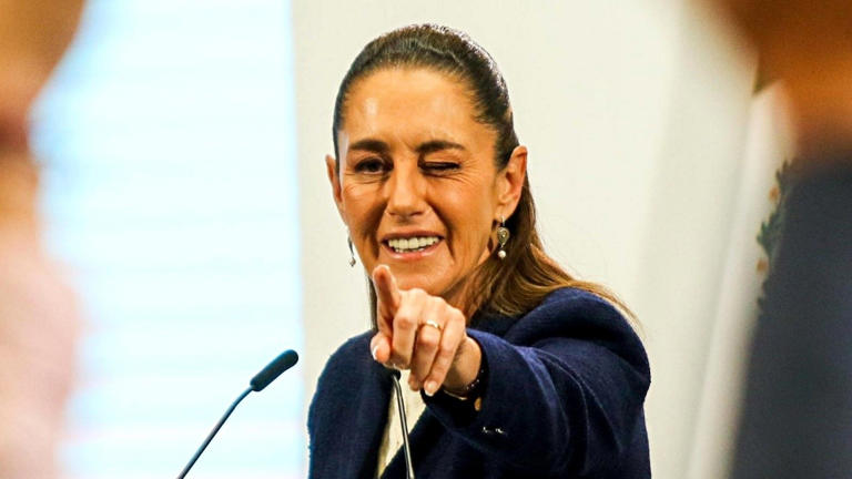  Todos los días improvisa, y mal