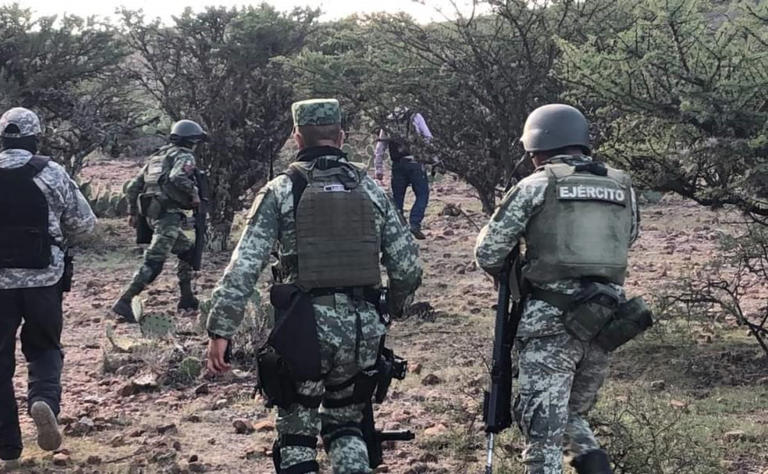  Desaparecen 3 estudiantes en Acapulco; tras bloqueo de familiares, autoridades se comprometen a realizar búsqueda