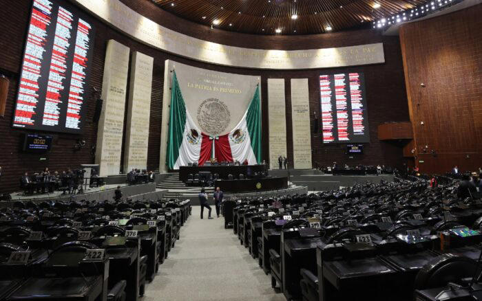  Mirador político: La presidenta no tiene quien le escriba