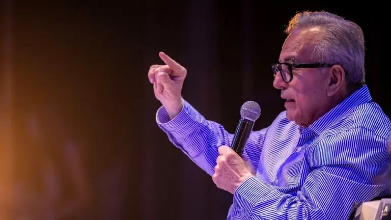  El gobierno inventa su propia oposición