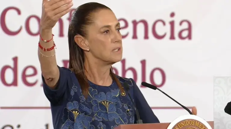 Chimoltrufia de palacio; dice una cosa y dice otra